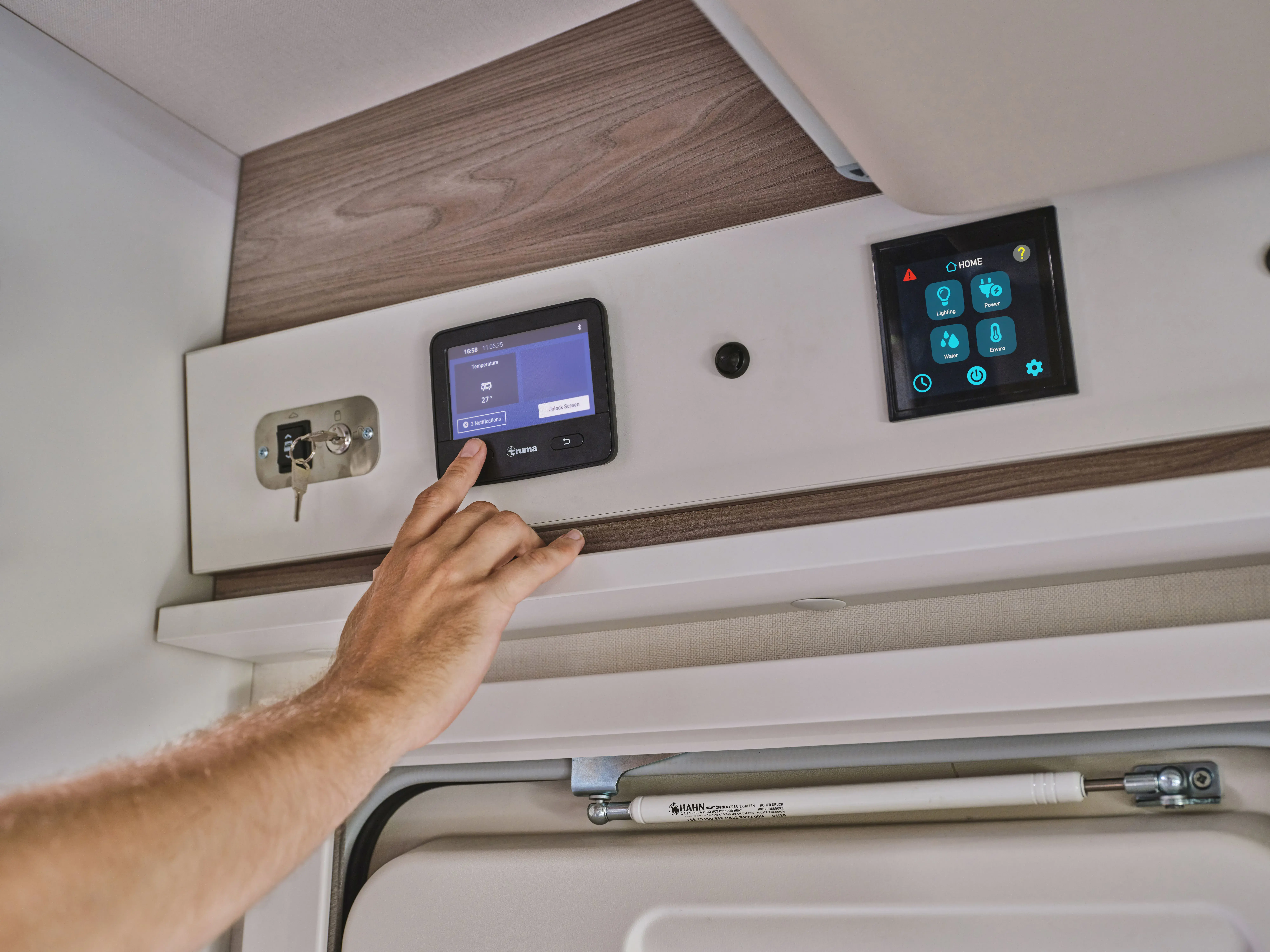 Swift Voyager Interior Lifestyle 26,Resize